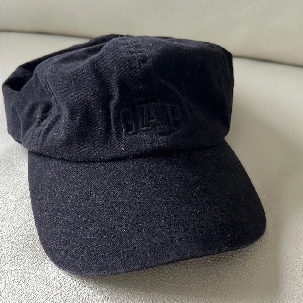 GAP Classic Black Hat